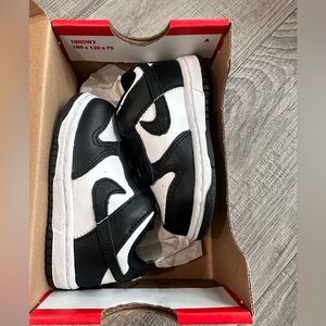 Infant shoes -Nike Dunk Low TDE Sneakers - White and Black